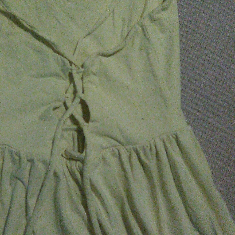 Dress - Picture 3 of 3